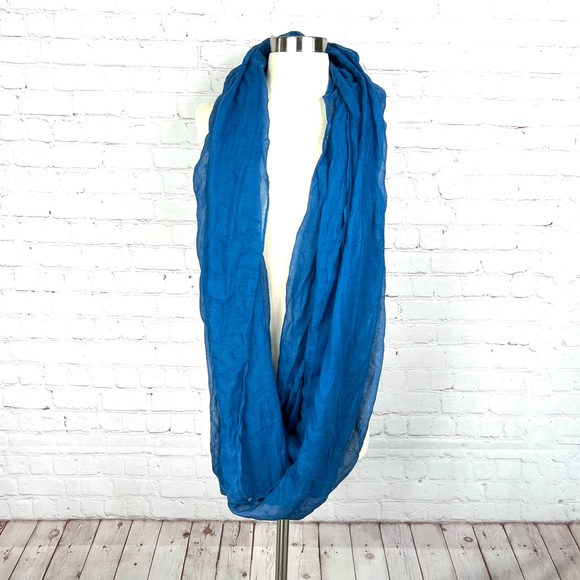 |•Teal Blue Infinity Scarf•| - Picture 4 of 8